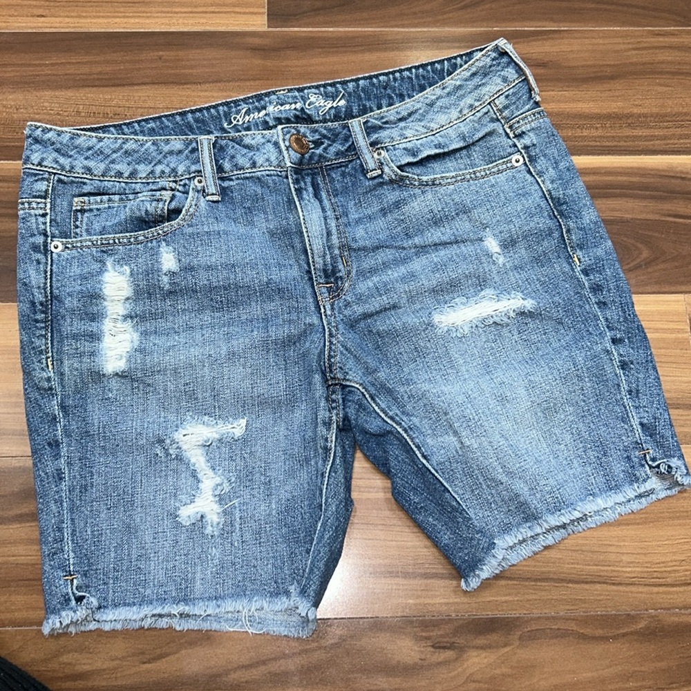 Size 8 American Eagle denim 100% cotton Jean shorts